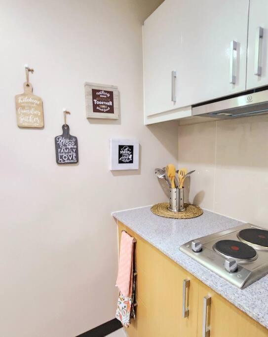 Cosy Executive 1 Bedroom Uptown Parksuites Ultra Fast Internet Manila Dış mekan fotoğraf