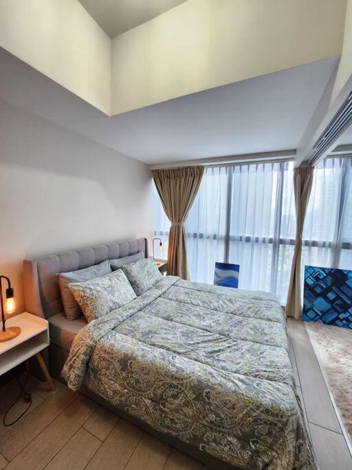 Cosy Executive 1 Bedroom Uptown Parksuites Ultra Fast Internet Manila Dış mekan fotoğraf