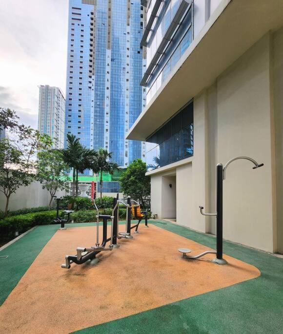 Cosy Executive 1 Bedroom Uptown Parksuites Ultra Fast Internet Manila Dış mekan fotoğraf