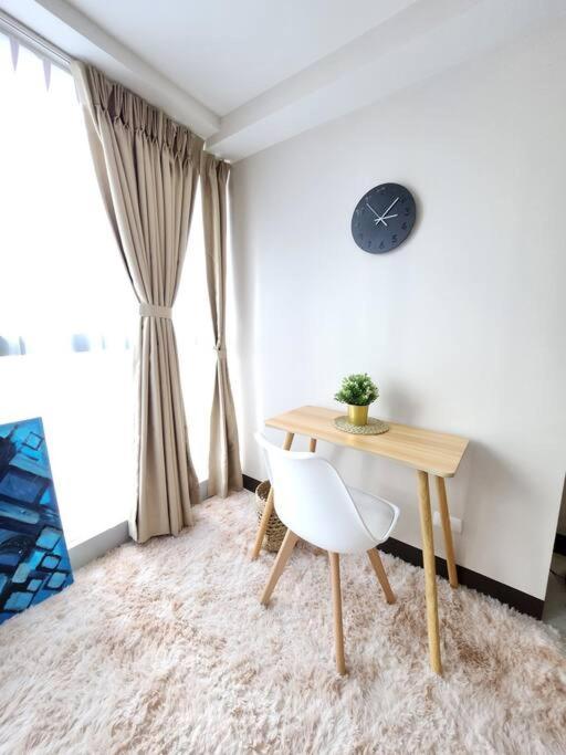 Cosy Executive 1 Bedroom Uptown Parksuites Ultra Fast Internet Manila Dış mekan fotoğraf
